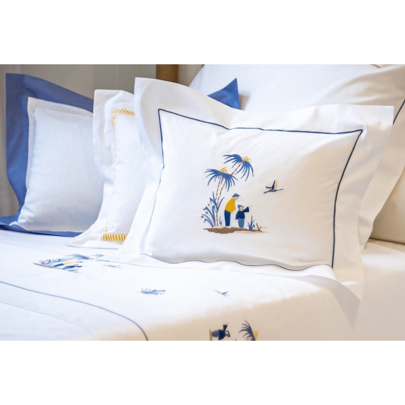 Taie de coussin brodée "Si Kiang"