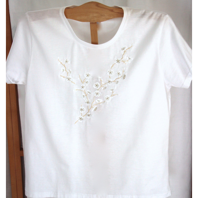 "Fleurs de pommier" embroidered t-shirt