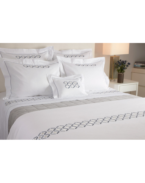 "Illusion" bed set