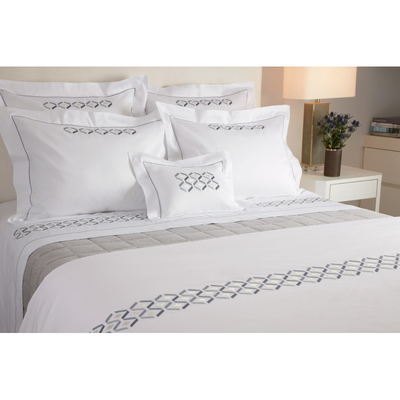 "Illusion" bed set