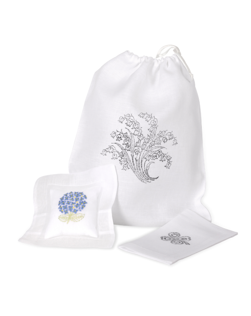 Coffret cadeaux à broder