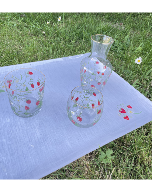 "Fraises" hand painted glass