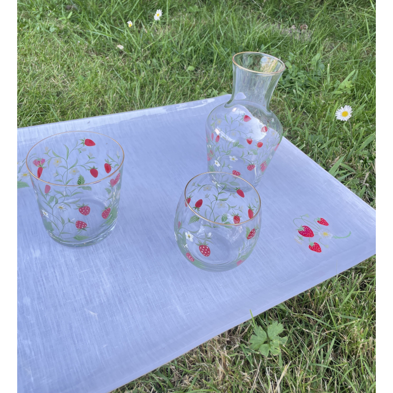 "Fraises" hand painted glass